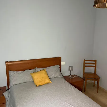 Azadinos, Leon. Apartman León